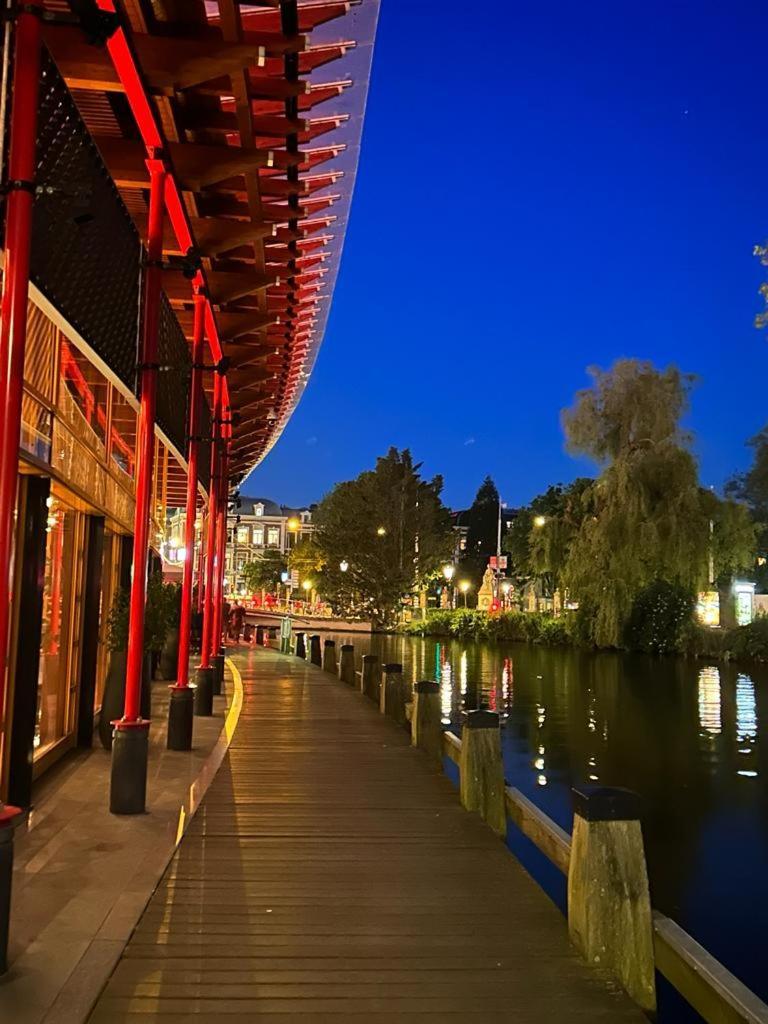 Wheelhouse Euphrate Houseboat Bed and Breakfast Diemerbrug Εξωτερικό φωτογραφία